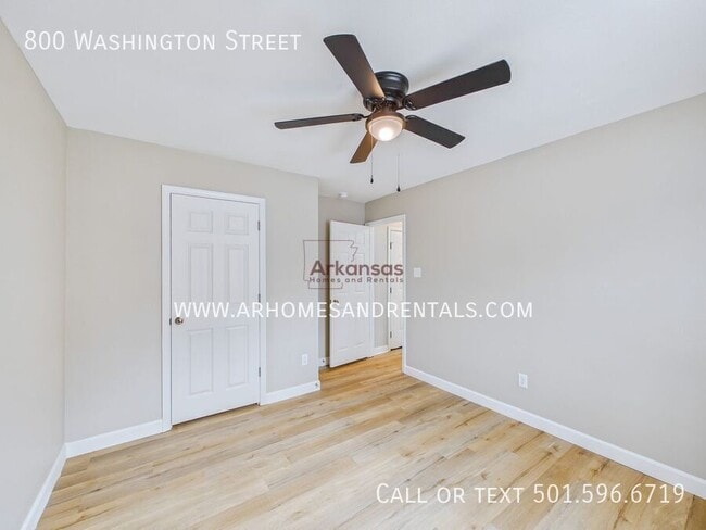 Building Photo - 800 Washington St