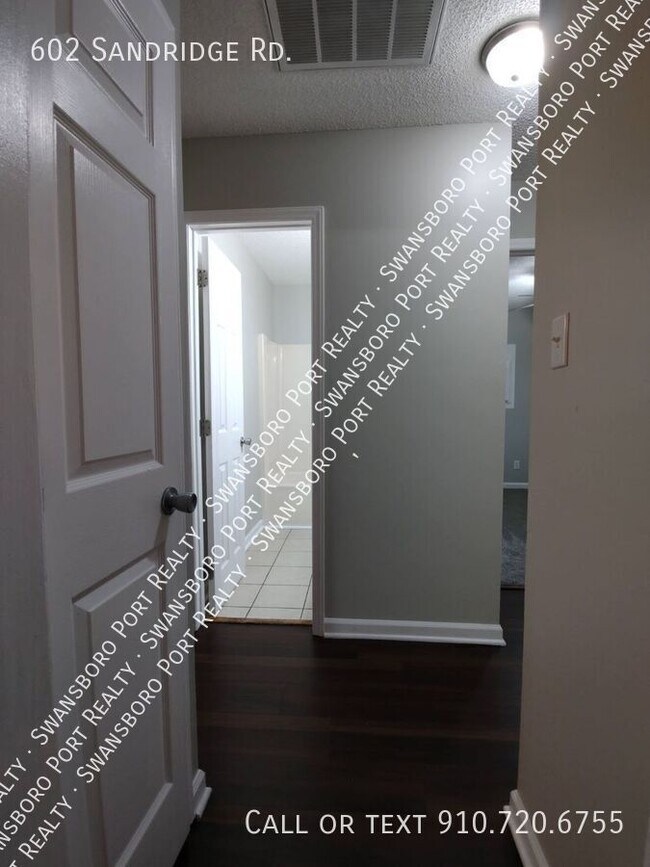 Building Photo - 602 Sand Ridge Rd