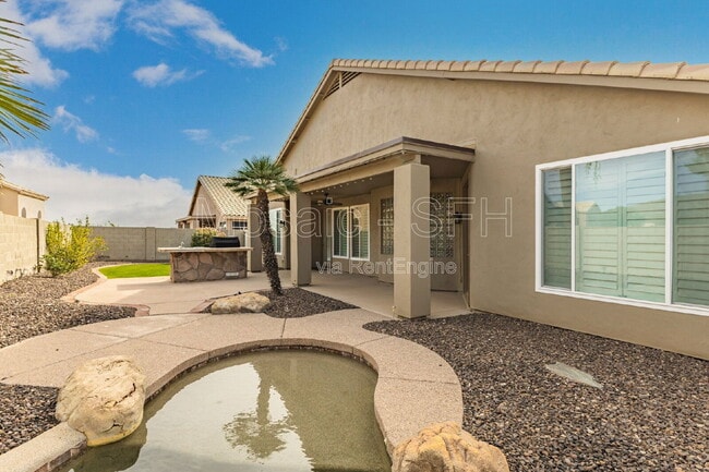 Building Photo - 2738 E Silverwood Dr