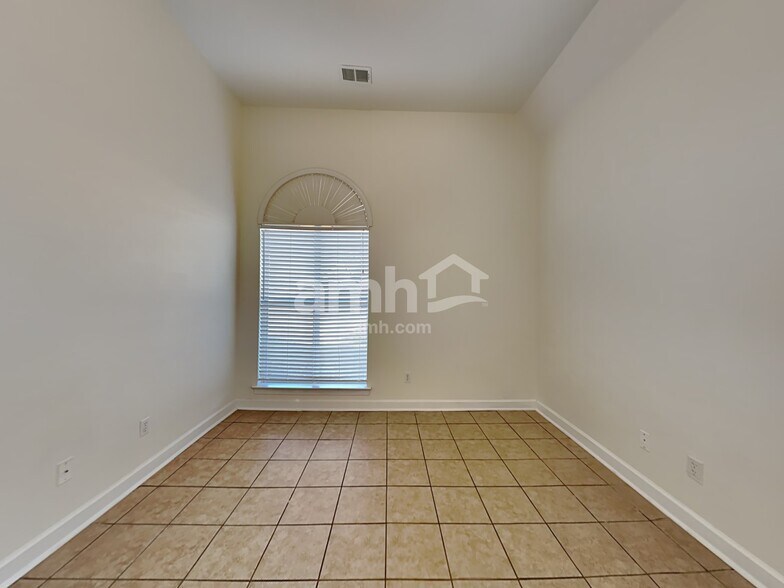 Building Photo - 7501 Mary Dr