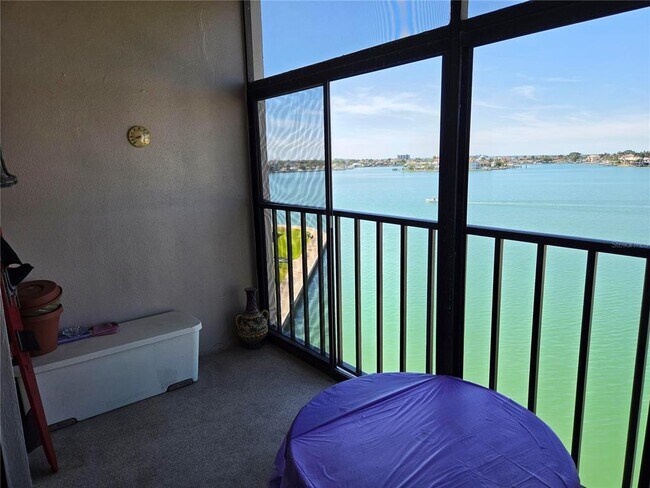 Building Photo - 7700 Sun Island Dr S