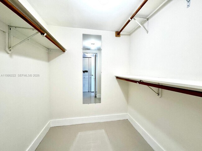 Building Photo - 2333 Brickell Ave