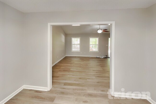 Building Photo - 1614 Barbara Ann Cir
