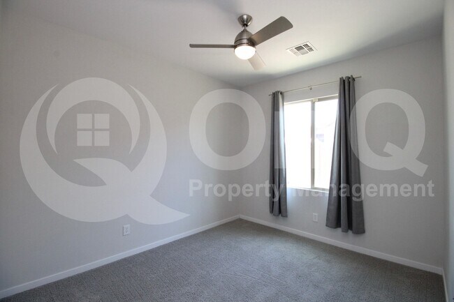 Building Photo - 3498 E Ravenswood Dr