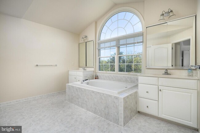 Building Photo - 5634 Annenberg Ct