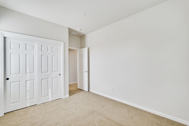 Building Photo - 104 Alden Ct