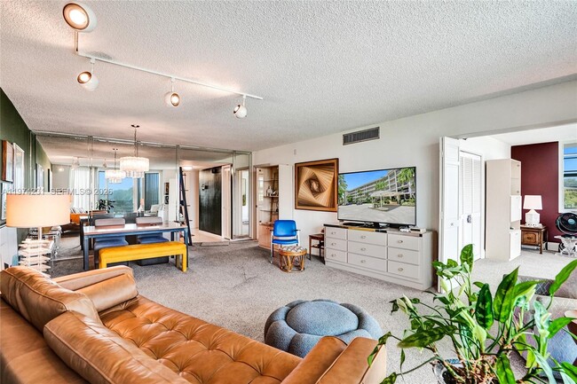 Building Photo - 805 Cypress Blvd