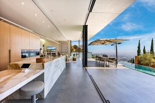 Building Photo - 1807 Blue Heights Dr