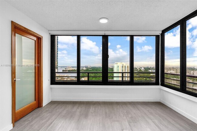 Building Photo - 2333 Brickell Ave
