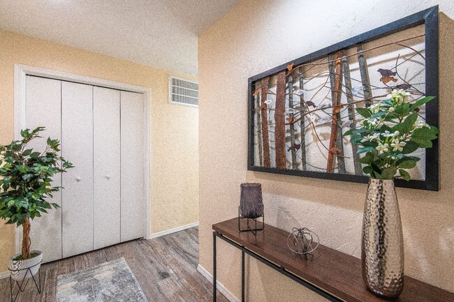 Building Photo - 613 Doe Trail