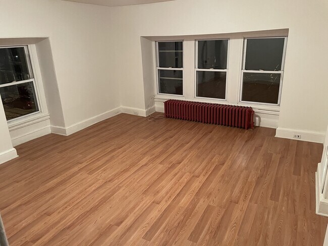 Primary Photo - 4933 Royal St