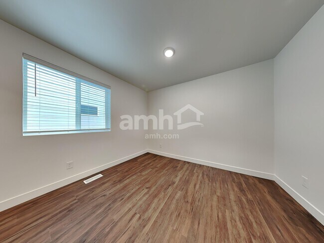 Building Photo - 7929 Selah St SW