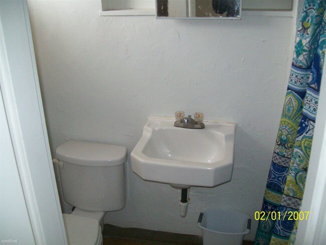 Building Photo - Studio, 1 bath  - 10100 S. Saginaw rd temp-ho