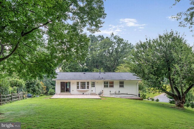 Building Photo - 11733 Ambleside Dr