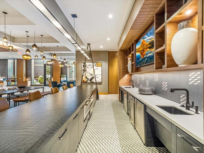 Building Photo - 11911 Freedom Dr