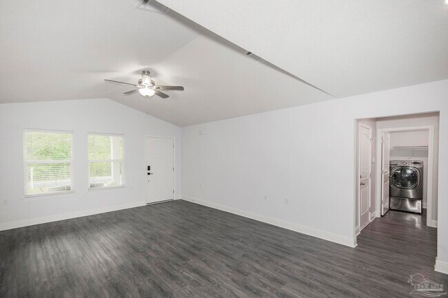 Building Photo - 3304 Bonfire Dr