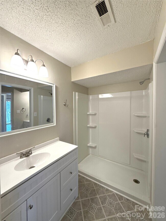 Building Photo - 6500 Clavell Ln