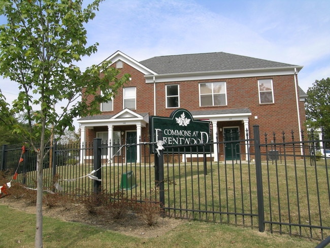 Building Photo - Brentwood Parc