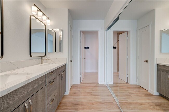 Building Photo - 545 Lands End Way