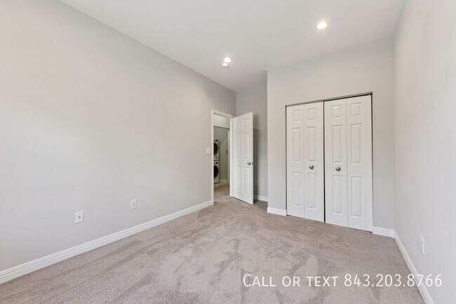 Building Photo - 4585 Great Oak Dr