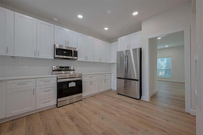 Building Photo - 1115 Augusta Dr