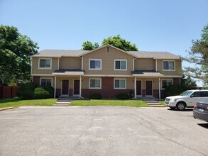 Building Photo - Aztec725 (KC-AM)