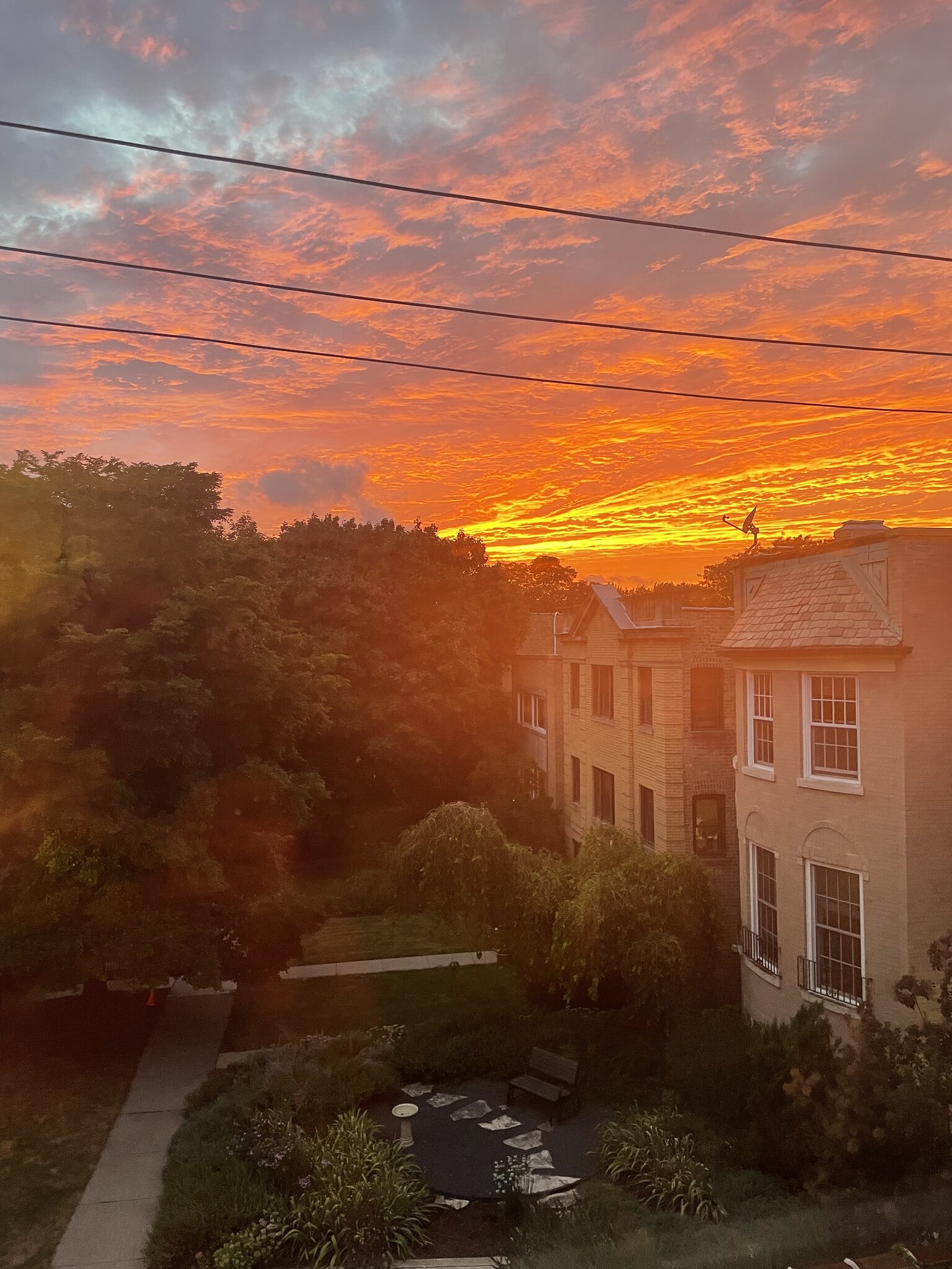 Sunsets - 1011 Hull Terrace