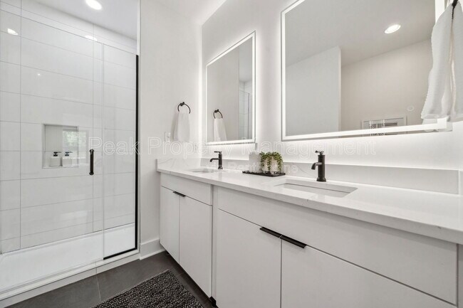 Building Photo - 1609 Pulaski St