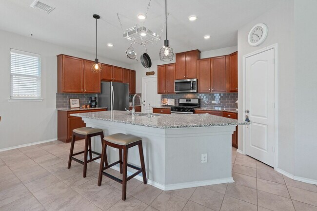 Building Photo - 476 Sheepshank Dr