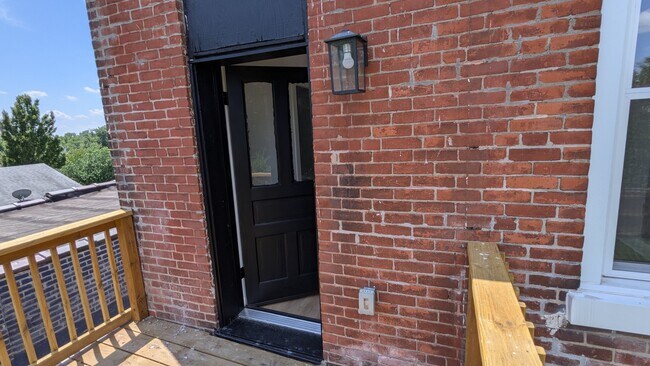 Building Photo - 3834 Wisconsin Ave