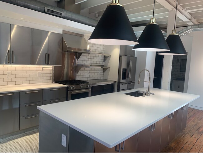 Building Photo - 855 N Pearl St