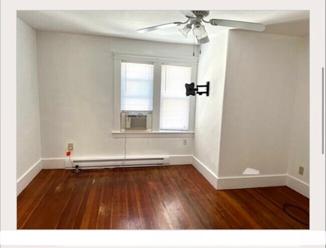 Building Photo - 24 Somerset St