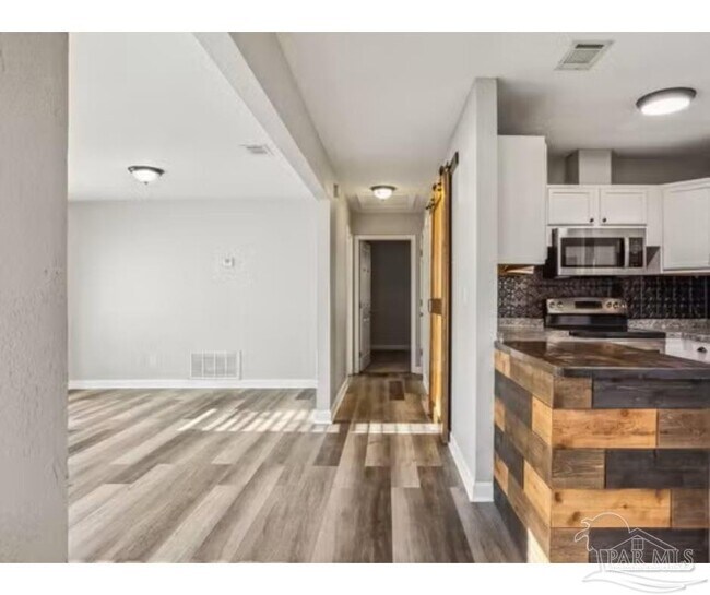 Building Photo - 918 Fremont Ave