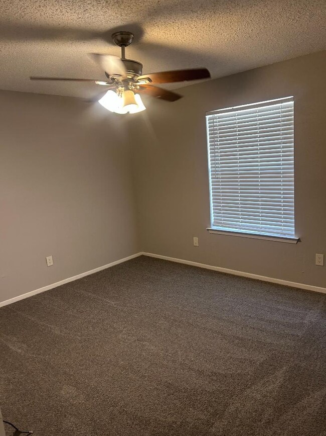 Building Photo - 1446-1448 Pinnacle Peak Dr