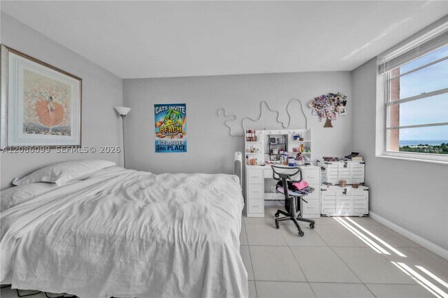 Building Photo - 3161 S Ocean Dr