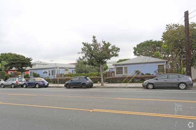 Building Photo - 2010 Ocean Park Blvd