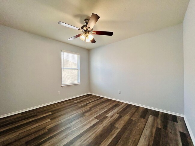 Building Photo - 147 Big Leaf Dr