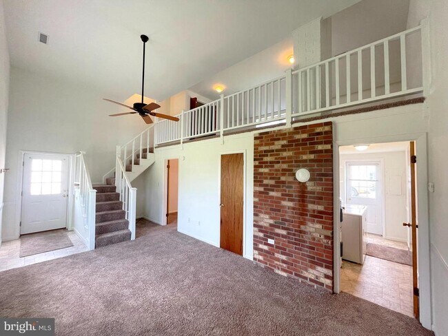 Primary Photo - 44970 Serenity Farm Ln