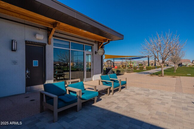 Building Photo - 5524 S Dillon Cir