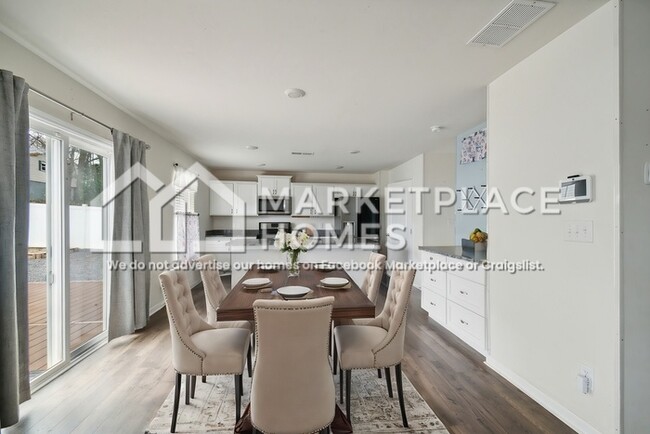 Building Photo - 1623 Sliger St