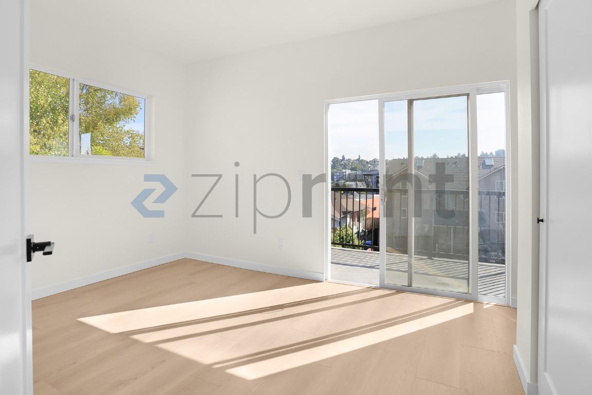 Building Photo - Unit A