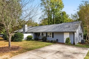 Building Photo - 2836 Huntingtowne Farms Ln