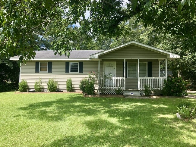Primary Photo - 3 BR 2 bath home on Smart Rd in Troy
