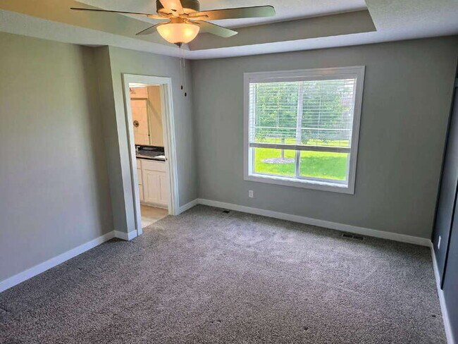 Building Photo - 701 Bradford Dr