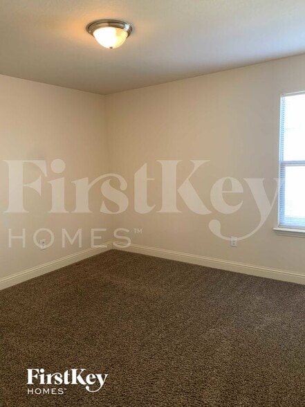 Building Photo - 949 Abigale Ln