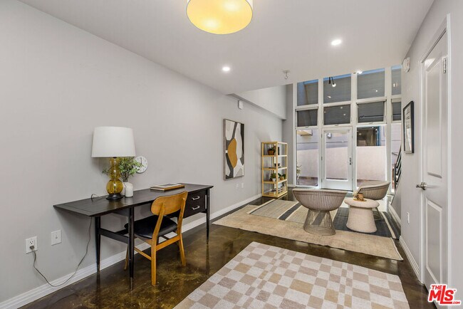 Building Photo - 125 N Raymond Ave