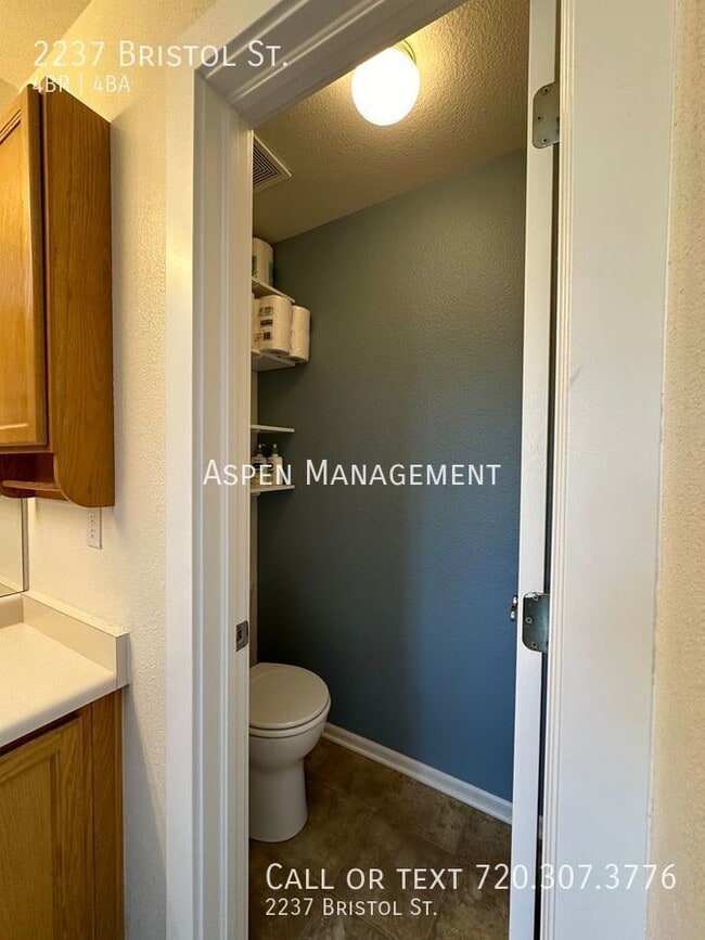 Building Photo - 2237 Bristol St