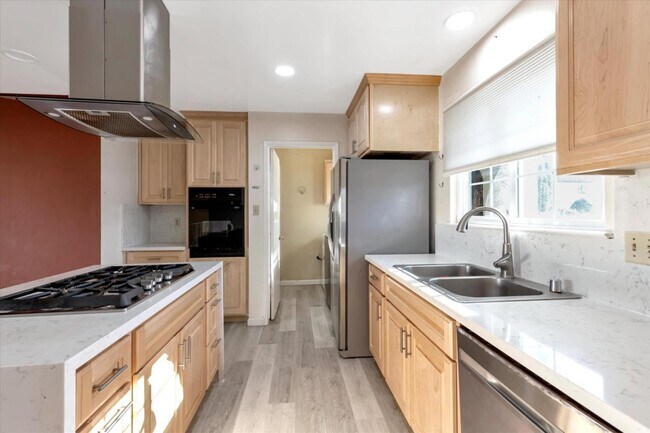 Building Photo - 40307 San Sebastian Pl