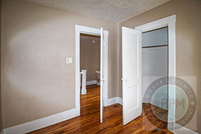 Building Photo - 2114 L St