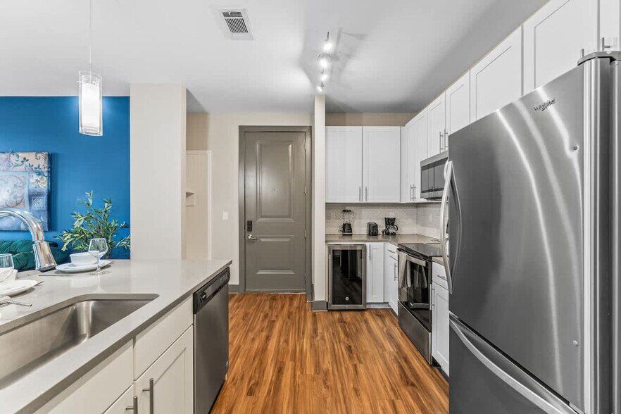 Building Photo - 9252 Vintage Hills Way